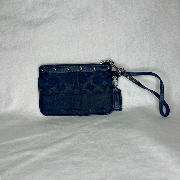 Coach Black Signature Canvas Slim Wristlet 🖤 - Picture 2 of 5